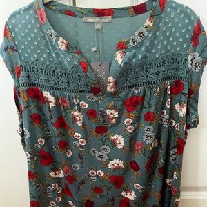 Daniel Rainn Taravel Top